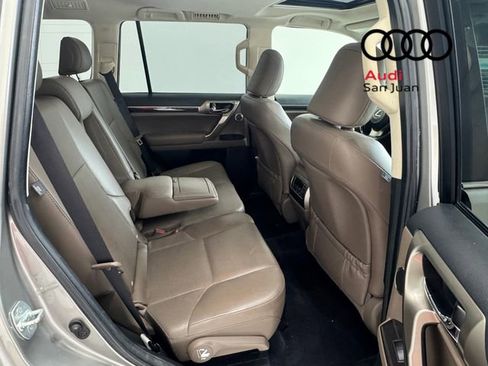 Used 2020 Lexus GX 460 Luxury w/ Accessory Package AWD/4WD image 24