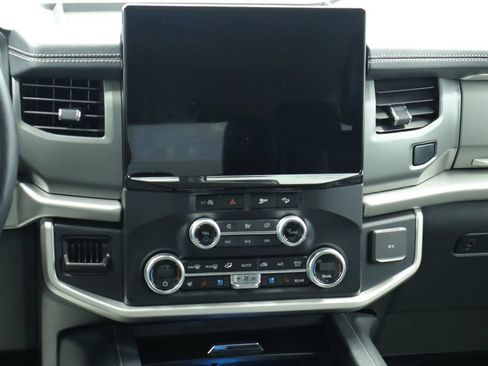 Used 2024 Ford Expedition XLT AWD/4WD image 27