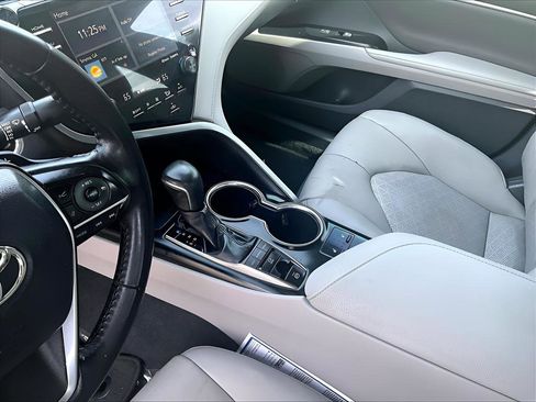 Used 2019 Toyota Camry XSE w/ Navigation Package FWD image 20