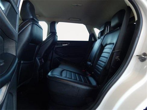 Used 2023 Ford Edge SEL image 12