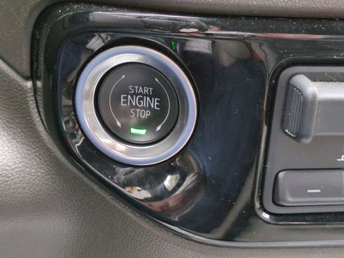 Used 2025 Chevrolet Silverado 1500 LT image 33