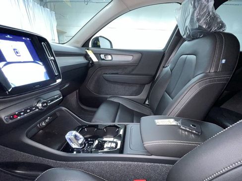 New 2026 Volvo XC40 B5 Plus w/ Protection Package Premier image 5