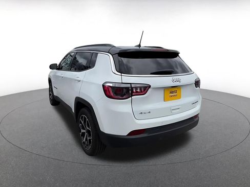 Used 2025 Jeep Compass Limited AWD/4WD image 11