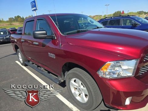 Used 2017 RAM 1500 Express AWD/4WD image 6