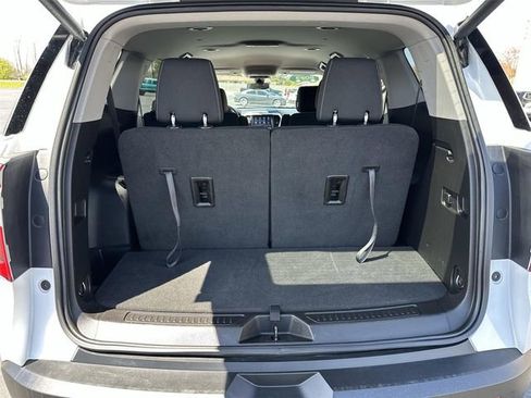 Certified 2023 GMC Acadia SLE w/ Driver Convenience Package FWD image 24