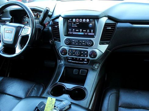 Used 2019 GMC Yukon XL SLT w/ Open Road Package image 18