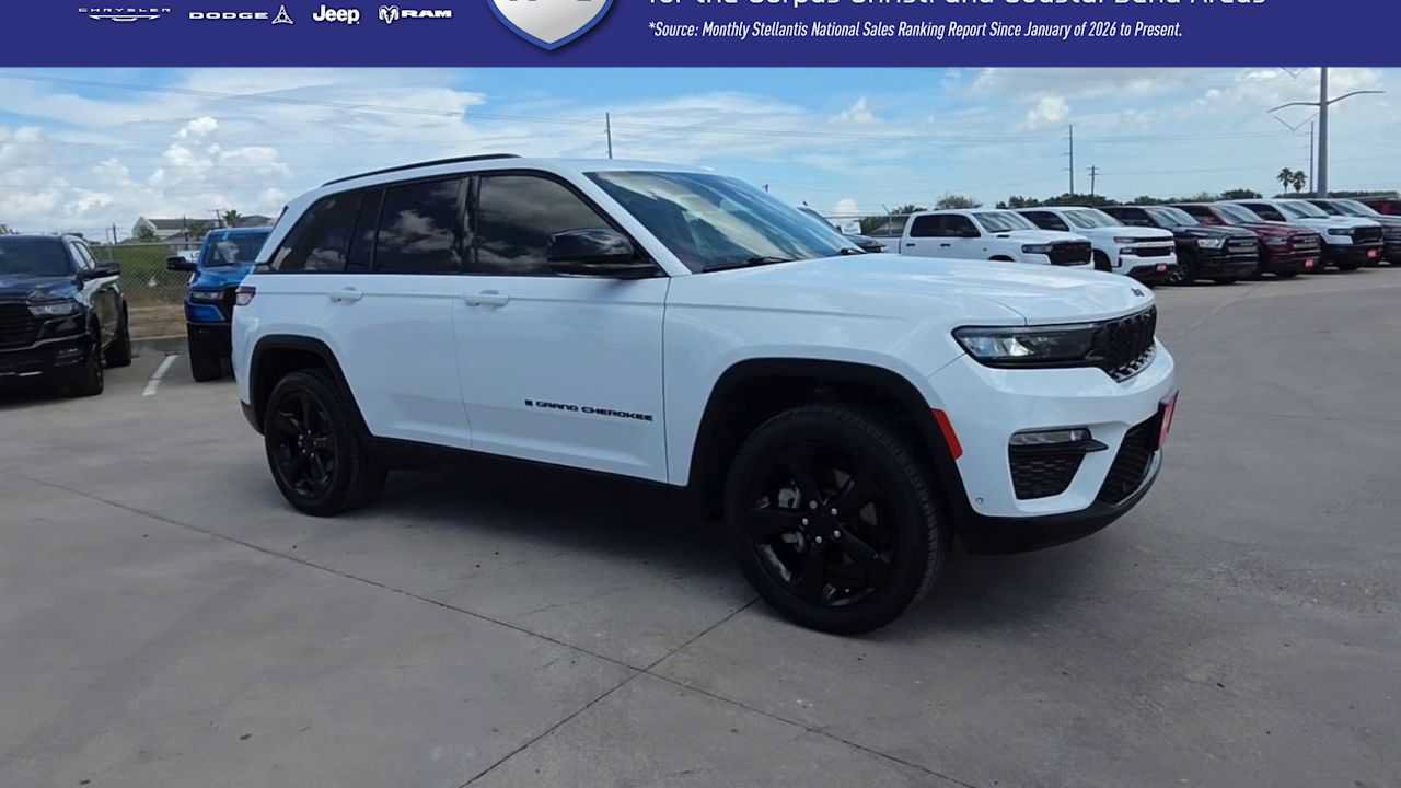 Used 2023 Jeep Grand Cherokee Limited w/ Luxury Tech Group II AWD/4WD image 2