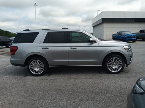 Used 2024 Ford Expedition Limited AWD/4WD image 6