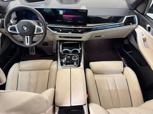 Used 2025 BMW X7 M60i AWD/4WD image 15