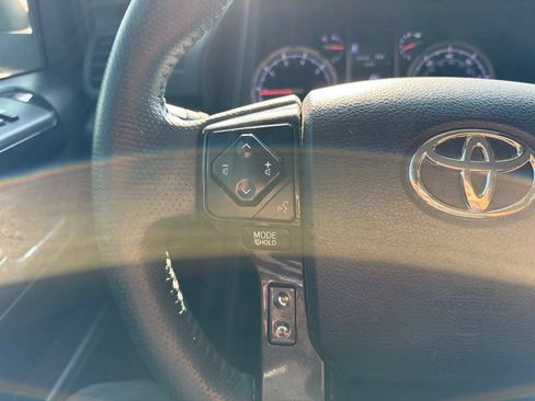 Used 2021 Toyota 4Runner TRD Off-Road AWD/4WD image 11