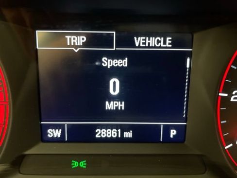 Used 2024 Chevrolet Trax RS FWD image 21