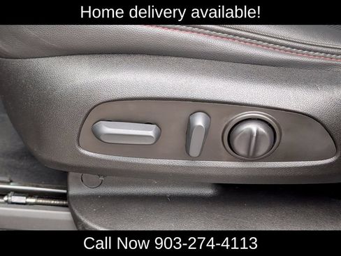 Used 2023 Chevrolet Traverse RS FWD image 27