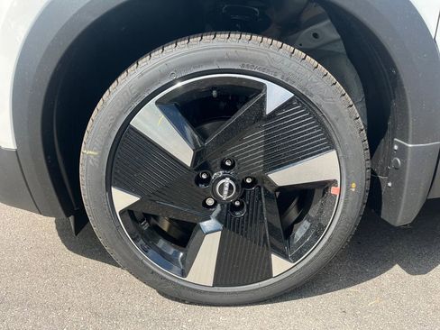 New 2025 Nissan Kicks SR w/ SR Premium Package image 9