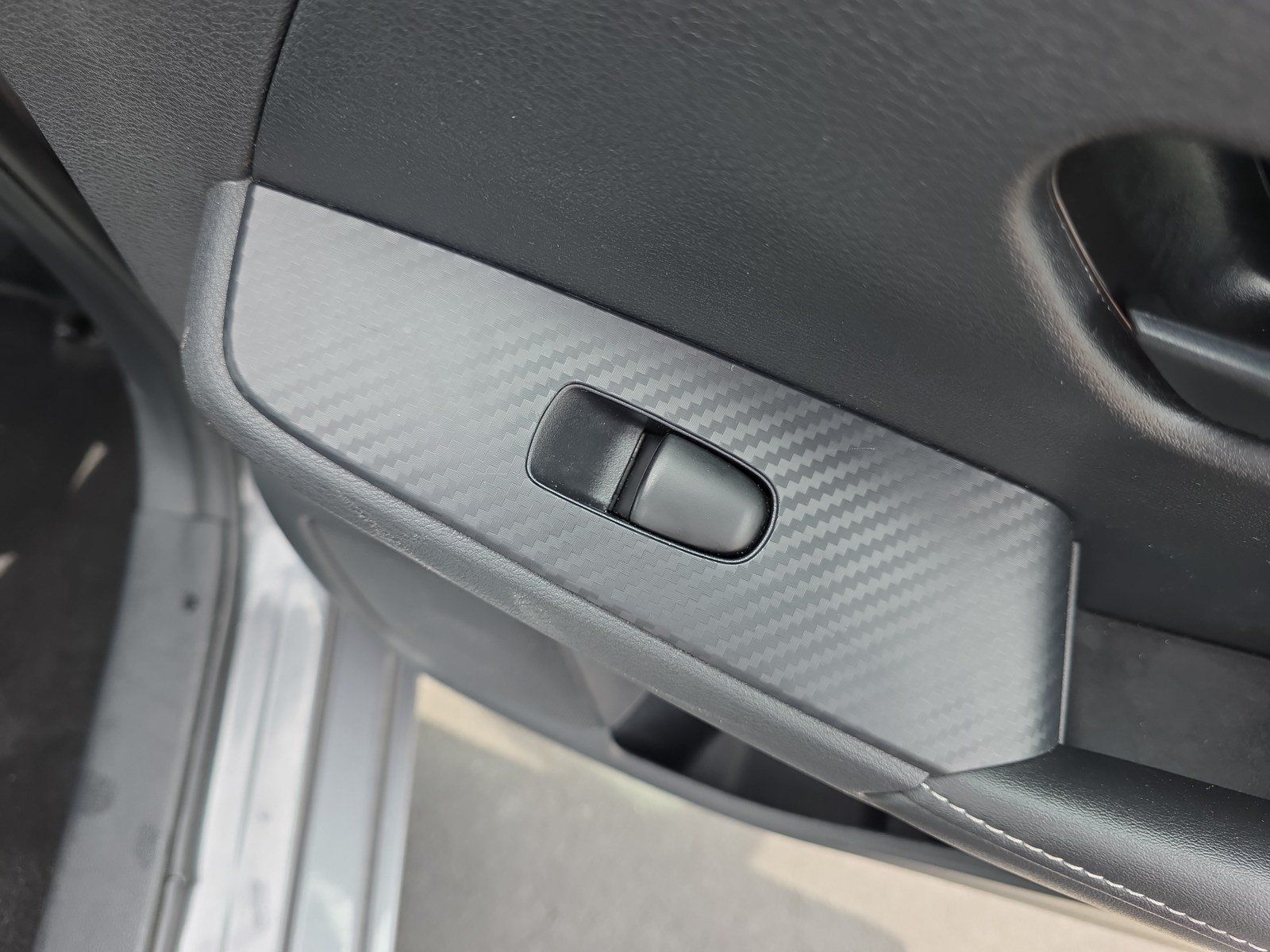 Used 2024 Nissan Sentra SV FWD image 18