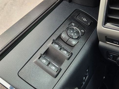 Used 2022 Ford F250 Lariat w/ Black Appearance Package image 24