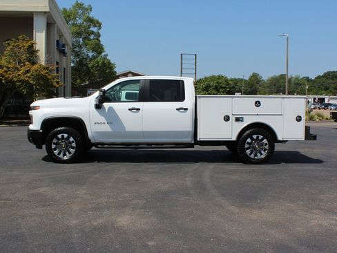 Used 2025 Chevrolet Silverado 2500 Custom w/ Custom Value Package AWD/4WD image 11