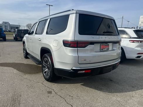 Used 2022 Jeep Wagoneer Series III w/ Convenience Group I AWD/4WD image 7