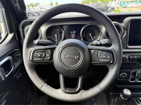 Used 2023 Jeep Wrangler Unlimited w/ Sun & Screen Package AWD/4WD image 19