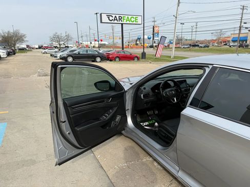 Used 2019 Honda Accord Sport image 17