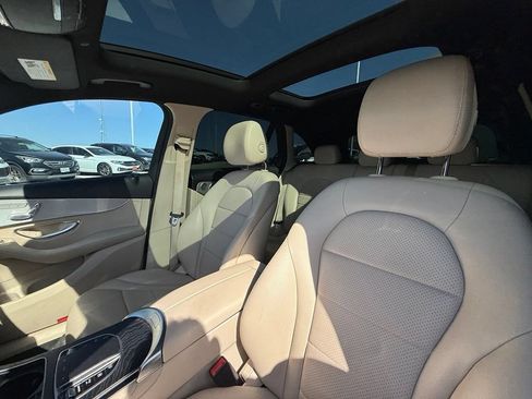 Used 2021 Mercedes-Benz GLC 300 4MATIC image 19