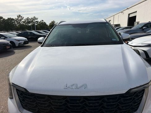 Used 2024 Kia Sorento S FWD image 2