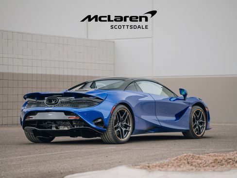 Used 2024 McLaren 750S Spider image 10