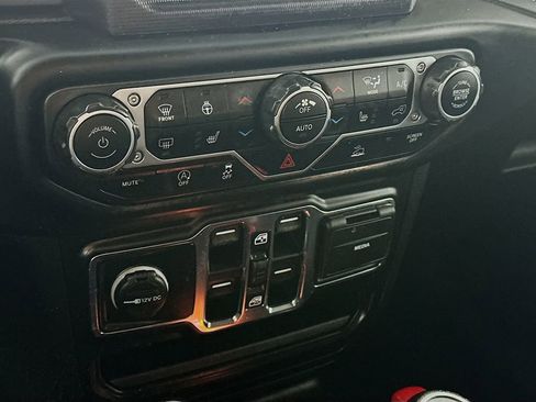 Used 2021 Jeep Gladiator Willys image 18