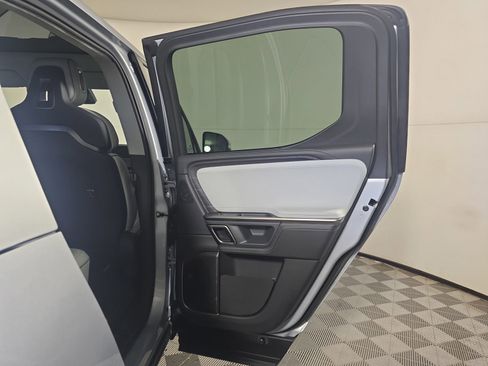 Used 2023 Rivian R1T Launch Edition image 19