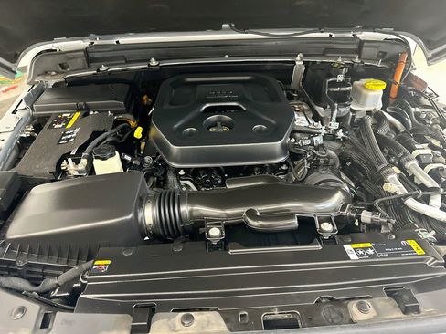 Used 2023 Jeep Wrangler Unlimited Rubicon 4xe AWD/4WD image 34