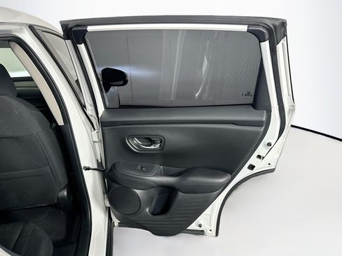 Used 2025 Honda HR-V LX image 27