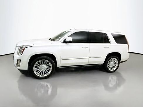 Used 2020 Cadillac Escalade Platinum image 4