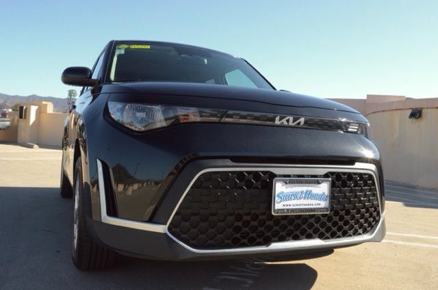 Used 2025 Kia Soul LX w/ LX Technology Package FWD image 28