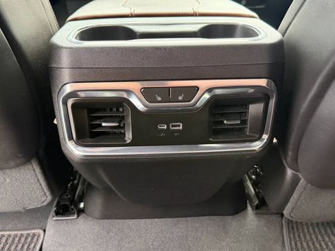 Used 2024 GMC Sierra 3500 Denali Ultimate AWD/4WD image 33