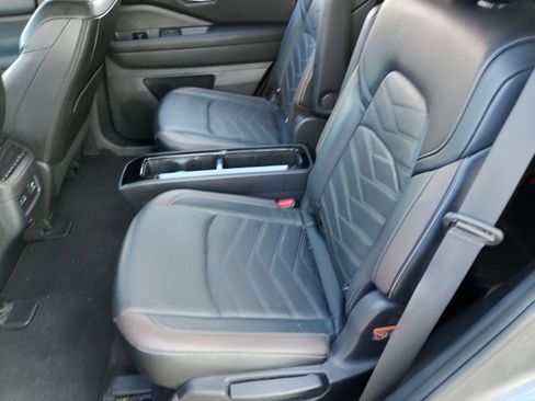 Used 2024 Nissan Pathfinder Platinum image 26