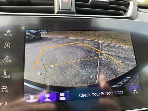 Used 2022 Honda CR-V Touring image 11