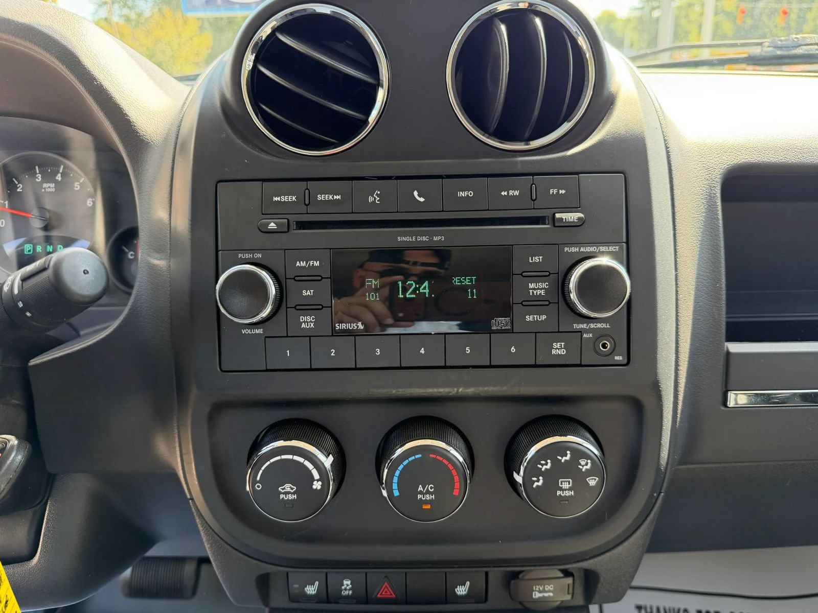 Used 2011 Jeep Patriot Latitude AWD/4WD image 16