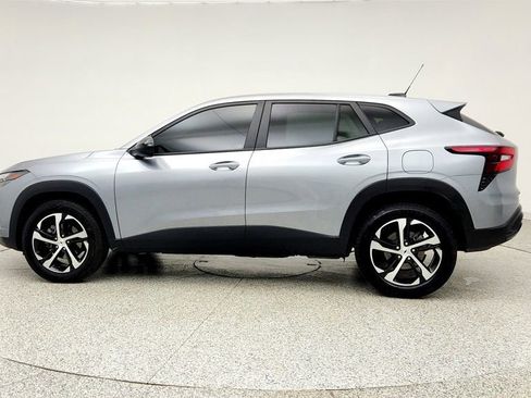 Used 2025 Chevrolet Trax RS w/ Driver Confidence Package FWD image 8
