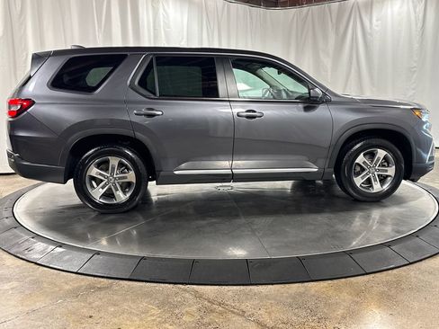Used 2025 Honda Pilot EX-L image 6