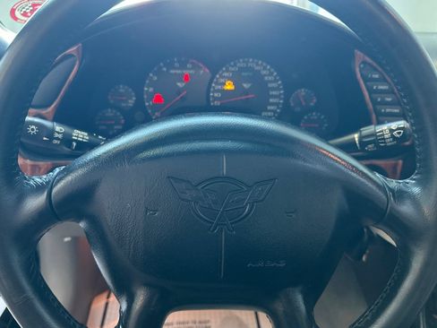 Used 1997 Chevrolet Corvette Coupe RWD image 19