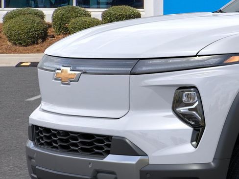 New 2025 Chevrolet Silverado EV LT image 50