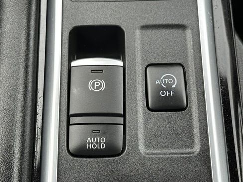 Certified 2023 Nissan Pathfinder SL image 36