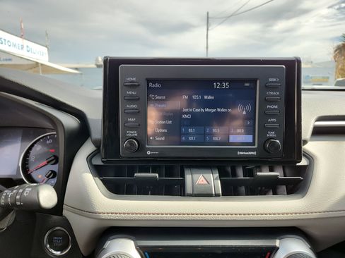 Used 2021 Toyota RAV4 XLE image 12