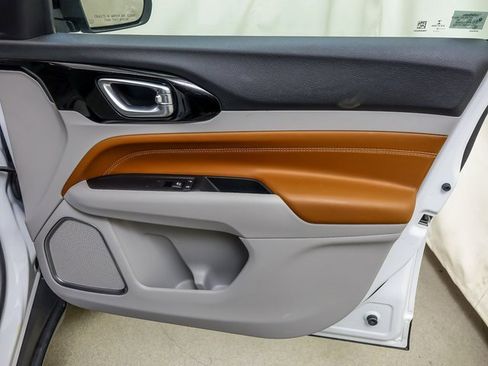 Used 2022 Jeep Compass Limited image 27