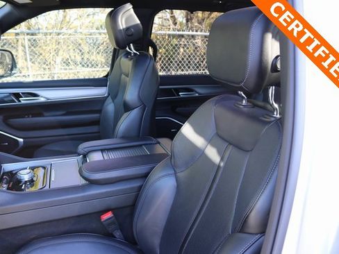 Used 2024 Jeep Wagoneer L Series II w/ Convenience Group I image 11