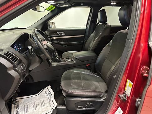 Used 2018 Ford Explorer XLT w/ XLT Appearance Package AWD/4WD image 6
