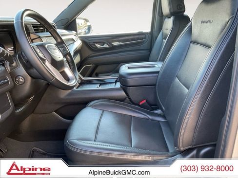 Used 2023 GMC Yukon XL Denali AWD/4WD image 9