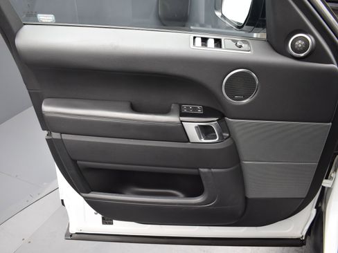 Used 2019 Land Rover Range Rover Sport HSE image 9