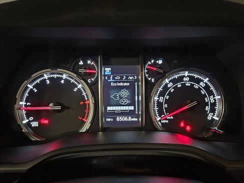 Used 2020 Toyota 4Runner TRD Off-Road AWD/4WD image 11