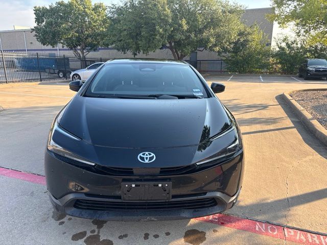 Used 2024 Toyota Prius LE FWD image 2