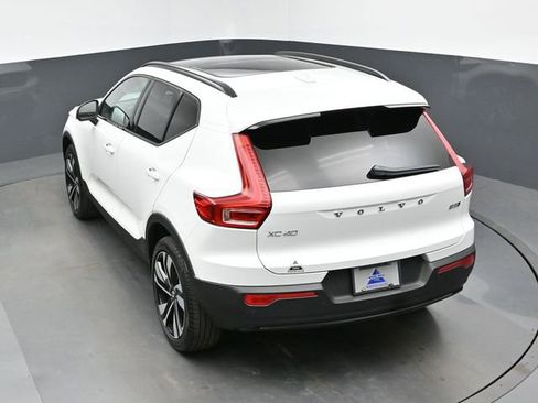 Used 2024 Volvo XC40 B5 Plus AWD/4WD image 47